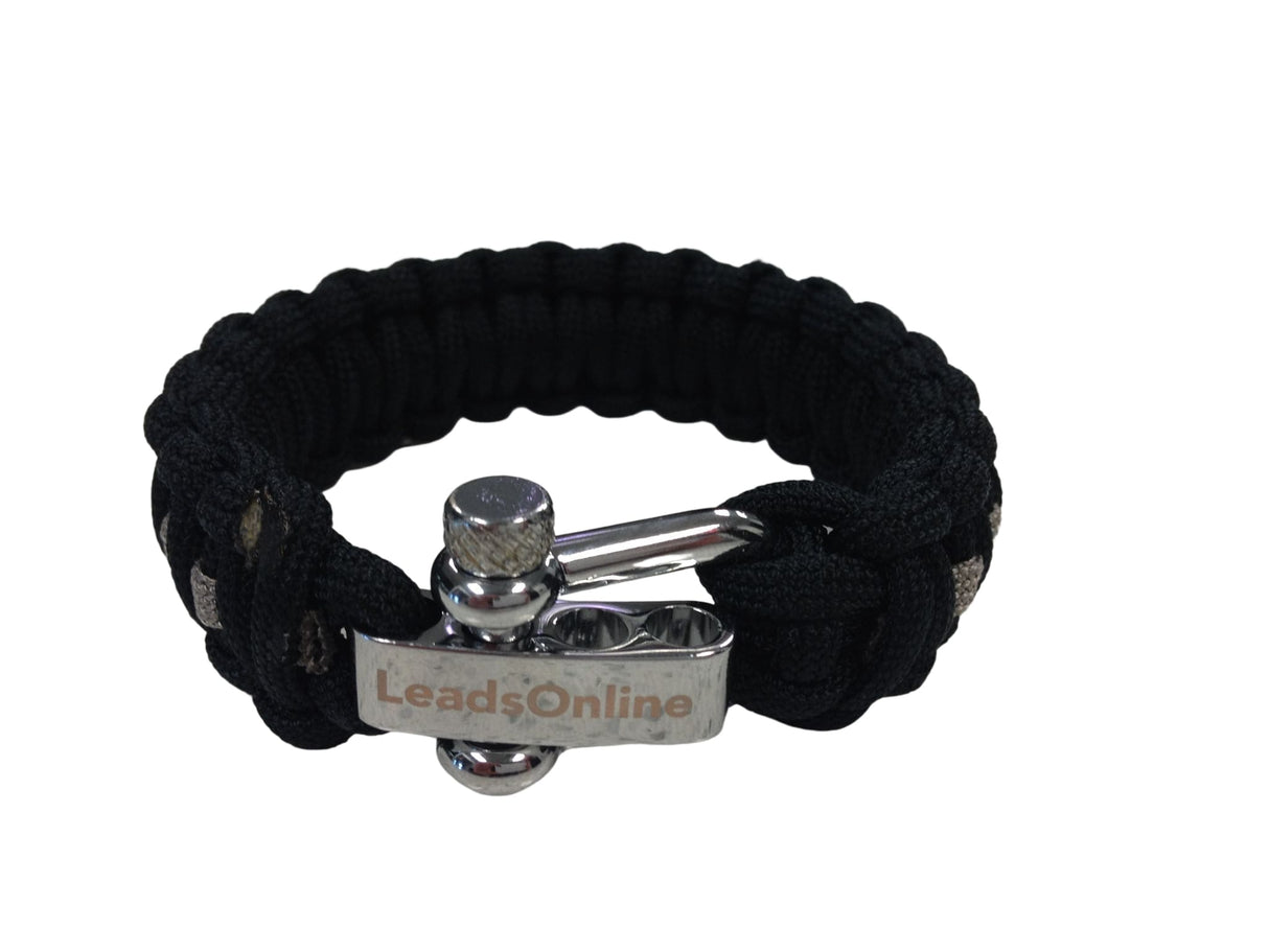 Paracord Bracelet With Adjustable Shackle